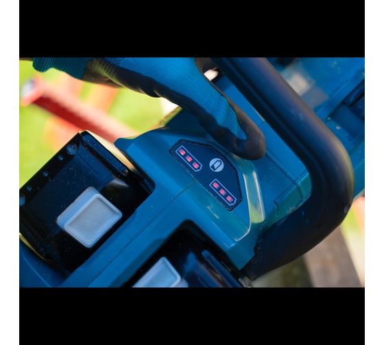 Аккумуляторная цепная пила Makita LXT DUC303Z
