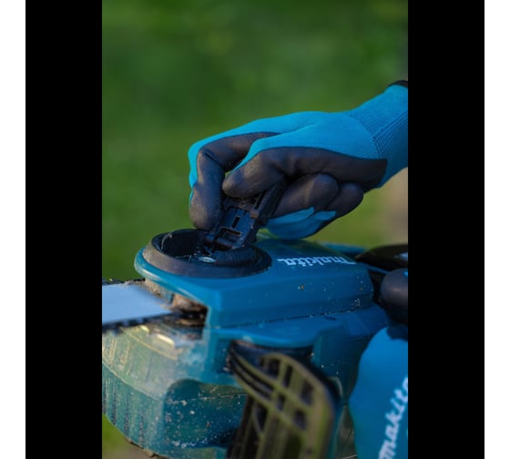 Аккумуляторная цепная пила Makita LXT DUC303Z