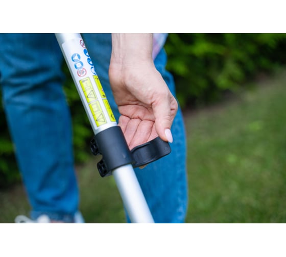 Аккумуляторный триммер Makita UR100DWAEX