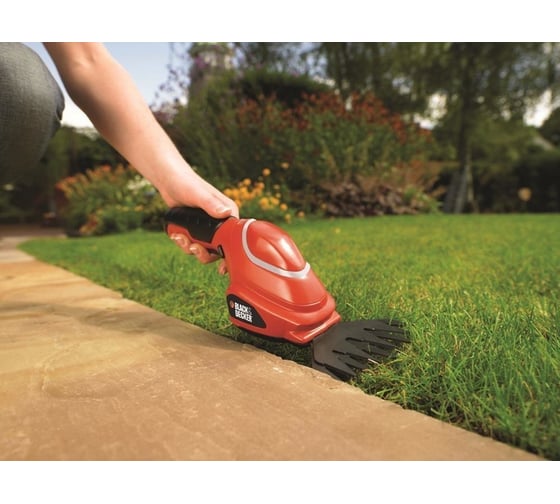 Аккумуляторный кусторез Black+Decker GSL700KIT