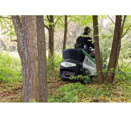 Профессиональная газонная косилка ETESIA HYDRO 80 , с шириной кошения 85 см. MKHPF