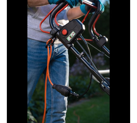Газонокосилка Makita ELM4620