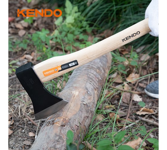 Топор с деревянной ручкой KENDO 600 г 25402