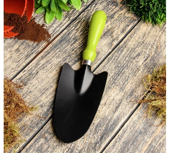 Садовая лопатка с пластиковой рукояткой Greengo 27 см 3809593