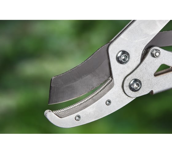 Сучкорез 670 мм (контактный, телескопические рукоятки) VERTO 15G259
