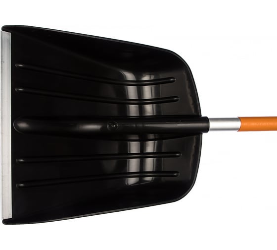 Лопата для уборки снега облегченная Fiskars SnowXpert 1026793