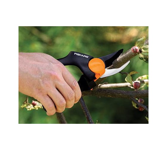 Секатор с силовым приводом Fiskars 1000574 (111540)