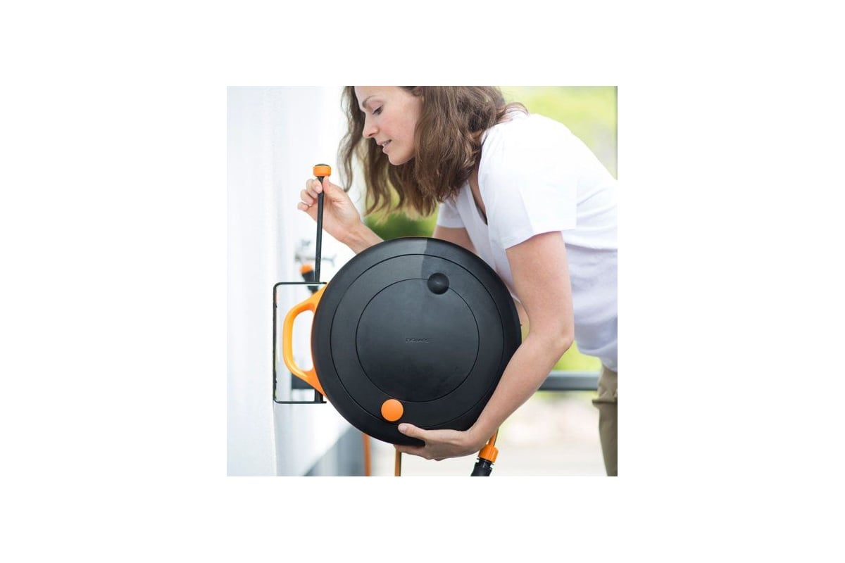 Настенное крепление катушки для шланга Fiskars 1020448 - выгодная цена ...