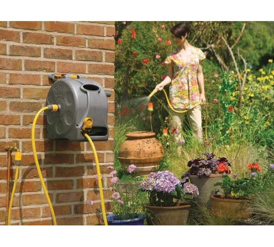 Катушка Hozelock 2415 Plus с закрытым корпусом 1/2", 25 м 2415R3600