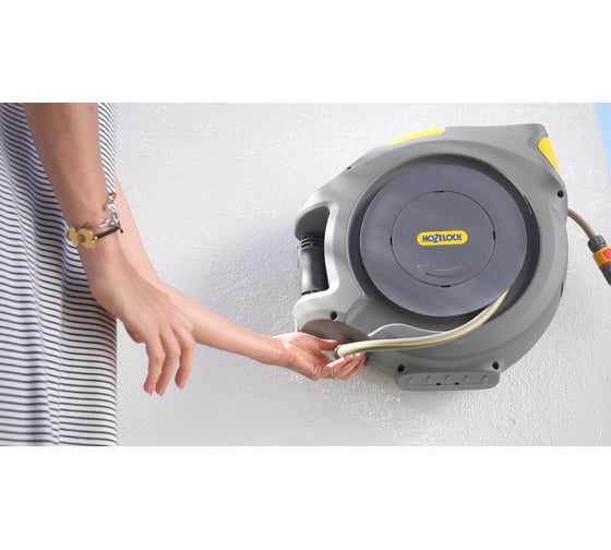 Настенная катушка со шлангом и комплектом фитингов HoZelock AutoReel 2595R3600