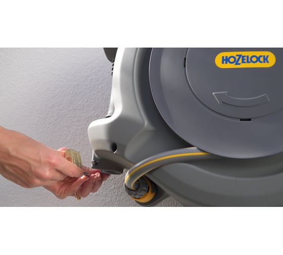 Настенная катушка со шлангом и комплектом фитингов HoZelock AutoReel 2595R3600