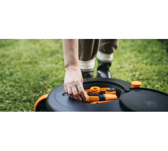 Катушка со шлангом 1/2", 20 м и набором аксессуаров Fiskars 1023643