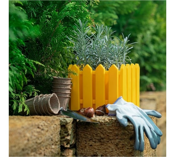 Квадратное кашпо ELLASTIK-PLAST Лардо малое, 195x195x156 мм, желтое M-KASHKVADRSLARDЖЕЛ