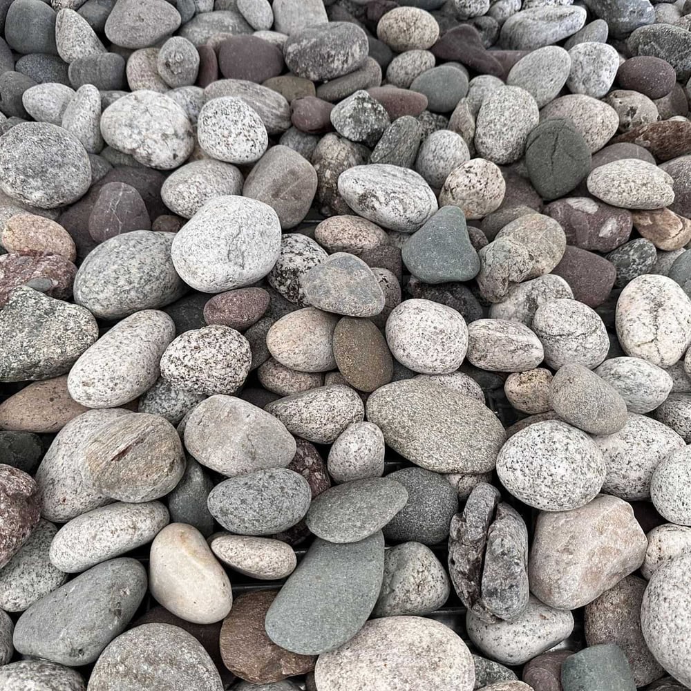 Галька речная StoneTent разноцветная, фракция 40-70 мм, 25 кг БП ...