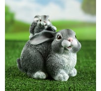 Садовая фигура СИМАЛЕНД Заяц с зайчонком, серая, 19х15х23 см 2900312