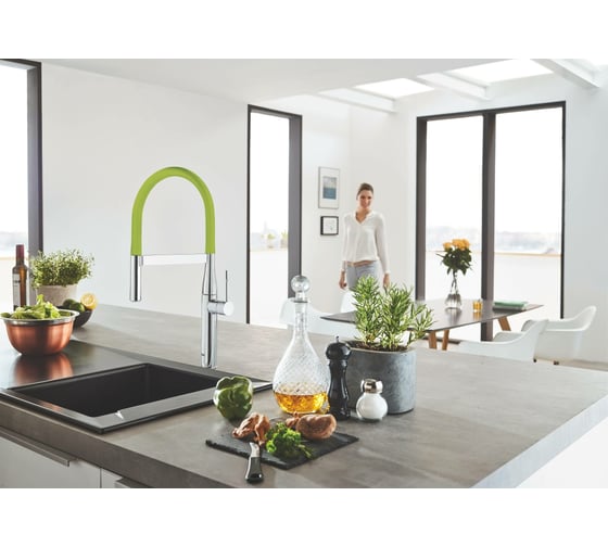 Гибкий шланг с пружиной для смесителя на мойку Grohe зеленый 30321GE0
