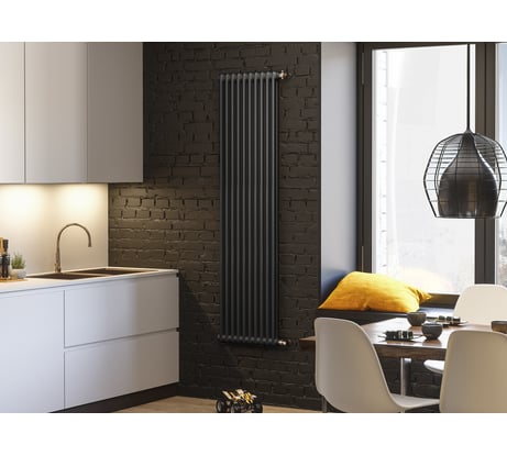 Вертикальный трубчатый радиатор GUARDO PILON трехтрубный 1800 мм высотой, 294 мм шириной, 6 секций, нижнее подключение, 3T-1800 6 NK цвет черный матовый K1 (покраска на заводе) 3T-1800 6 NK черный матовый K1 (factory paint)