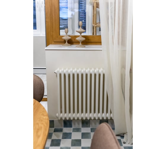 Трубчатый радиатор трехтрубный ТЕПЛОФОРТ ТР3037-18, БП 3/4, белый глянец габаритная высота секции 375 мм (межосевое расстояние 300мм), 18 секций, боковое подключение 3/4”, цвет белый глянец 200044 1