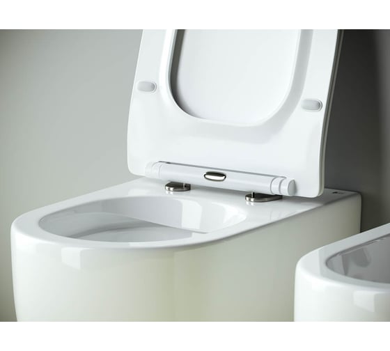 Напольный пристенный унитаз-соло Ceramicanova Metropol Rimless, глубокий смыв, горизонтальный (универсальный) выпуск, с крепежом, ультра тонким с сидением и крышкой CN4004MB