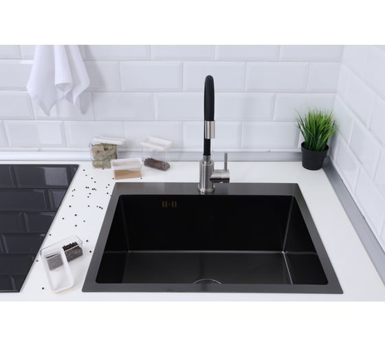 Мойка из нержавеющей стали Alcora Oslo 58х48 см., цвет Nano Black. В комплекте сифон и смеситель Langfoss черный 2015110NB+SS-SF-204A (Black)