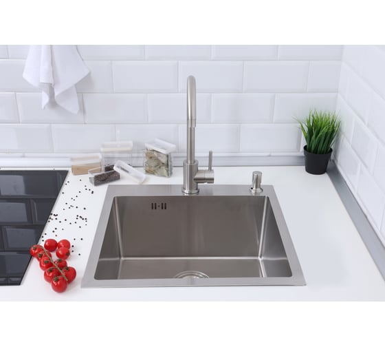 Мойка из нержавеющей стали Alcora Oslo 58х48 см., цвет satin. В комплекте сифон, диспенсер и смеситель Buali 2015103S+SS-SF-201