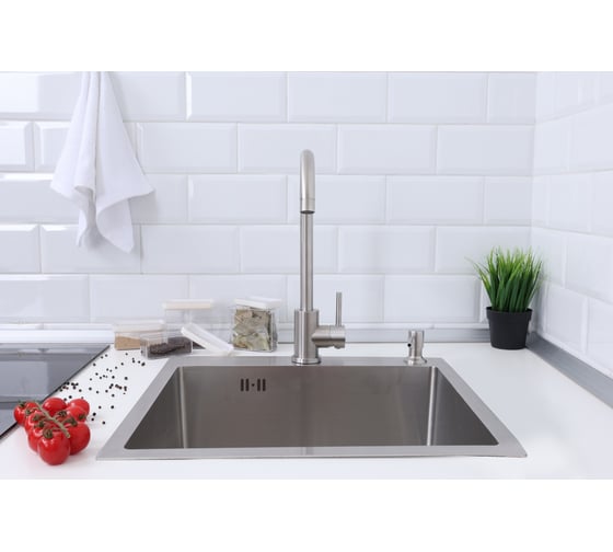 Мойка из нержавеющей стали Alcora Oslo 58х48 см., цвет satin. В комплекте сифон, диспенсер и смеситель Buali 2015103S+SS-SF-201