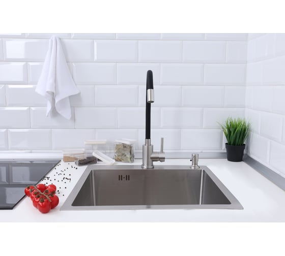 Мойка из нержавеющей стали Alcora Oslo 58х48 см., цвет satin. В комплекте сифон, диспенсер и смеситель Langfoss черный 2015103S+SS-SF-204A (Black)
