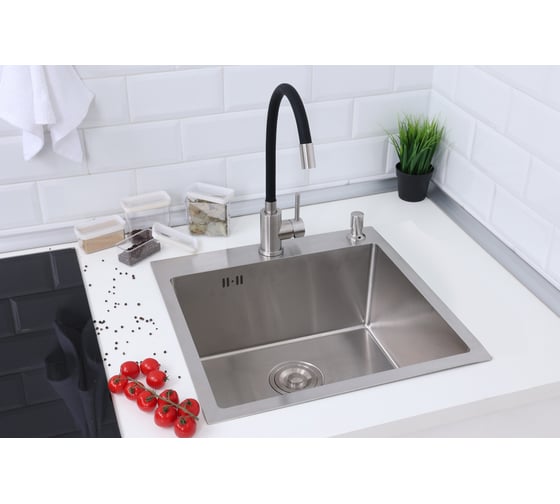 Мойка из нержавеющей стали Alcora Oslo 58х48 см., цвет satin. В комплекте сифон, диспенсер и смеситель Langfoss черный 2015103S+SS-SF-204A (Black)