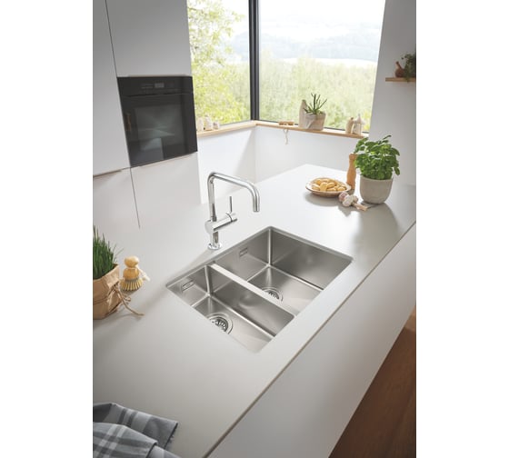 Мойка из нержавеющей стали GROHE 1.5 чаши, основная чаша справа, монтаж под столешницу 31576SD1