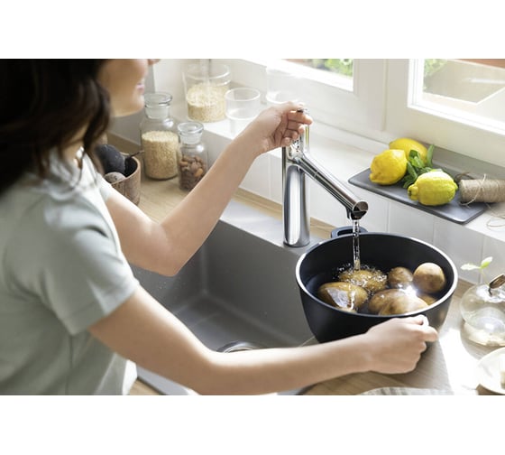 Кухонный смеситель Hansgrohe Zesis M33 однорычажный, 160 с вытяжным душем, 2jet, sBox lite 74804000