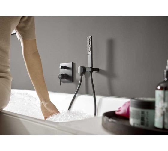 Ручной душ-"палочка" Hansgrohe Rainfinity 100 1jet, шлифованный черный хром 26866340 00064998