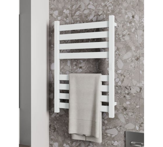 Дизайнерский электрический профильный полотенцесушитель Bauedge BAU Elite 50x80, 8 планок, универсальный, белый полуматовый DB-0050