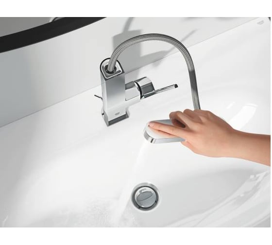 Однорычажный смеситель для раковины Grohe Plus со сливным гарнитуром, выдвижной излив 23843003