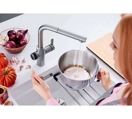 Кухонный смеситель BLANCO EVOL-S Volume хром, рычаг справа 525210