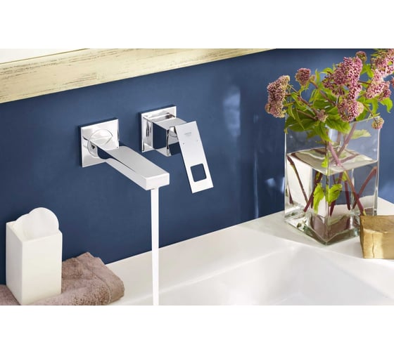 Смеситель для раковины Grohe Eurocube на два отверстия, вынос 230 мм, настенный монтаж 23447000