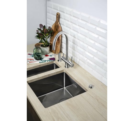 Смеситель для кухни Omoikiri Akita нержавеющая сталь OAK-IN-35 4994086