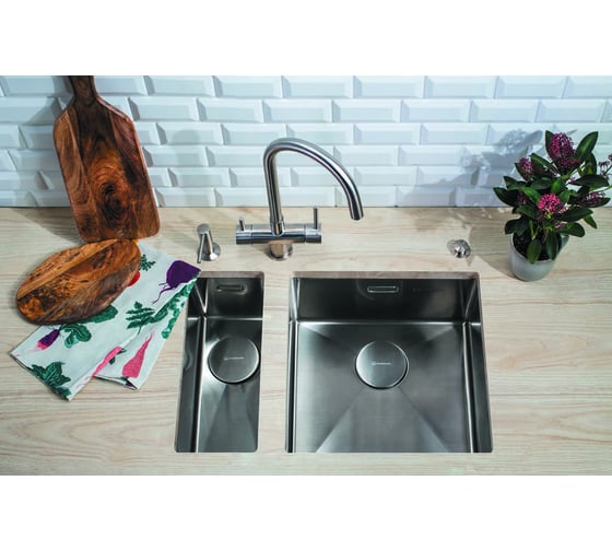 Смеситель для кухни Omoikiri Akita нержавеющая сталь OAK-IN-35 4994086