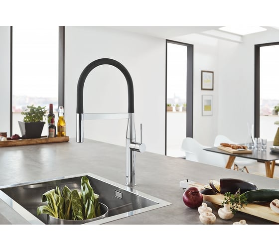 Смеситель для мойки с профессиональной лейкой Grohe Essence New 30294000