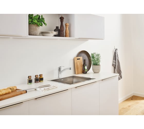 Однорычажный смеситель для мойки с выдвижным изливом Grohe Eurosmart 2015 низкий излив 30305000