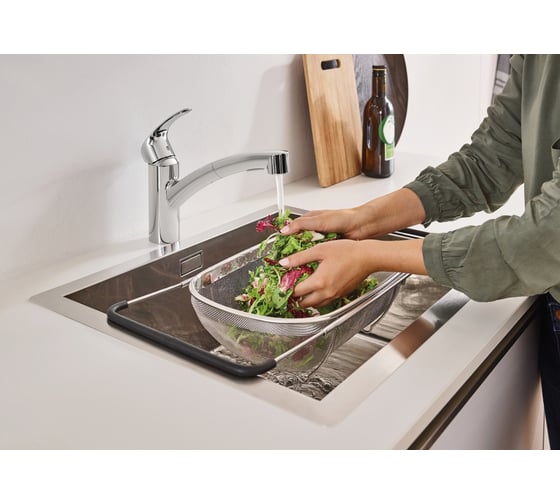 Однорычажный смеситель для мойки с выдвижным изливом Grohe Eurosmart 2015 низкий излив 30305000