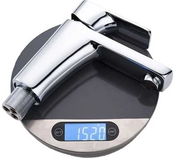 Смеситель для раковины D&K с гигиеническим душем DA1432601