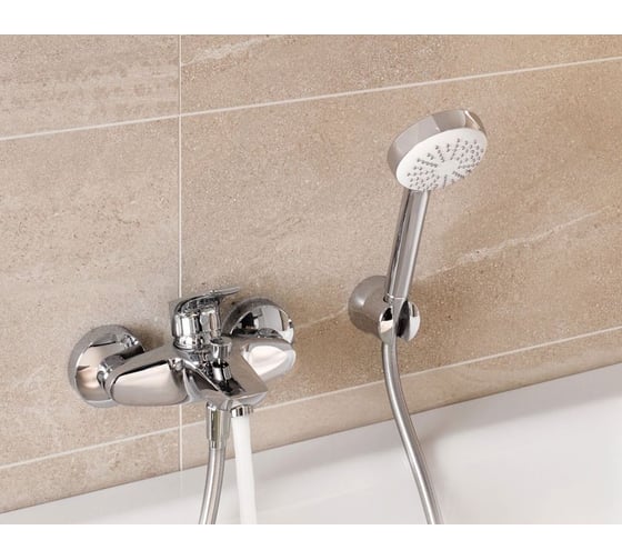 Однорычажный смеситель для ванны и душа Kludi PURE&SOLID KL346810575