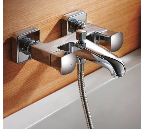 Смеситель для ванны Bravat WHIRLPOOL короткий нос F678112C-01 00-00004043