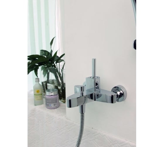 Смеситель для ванны Bravat SPRING короткий нос F679113C-01 00-00004044