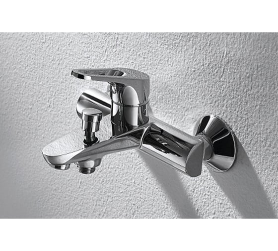 Смеситель для ванны Bravat DROP-D короткий нос F648162C-01 00-00005743