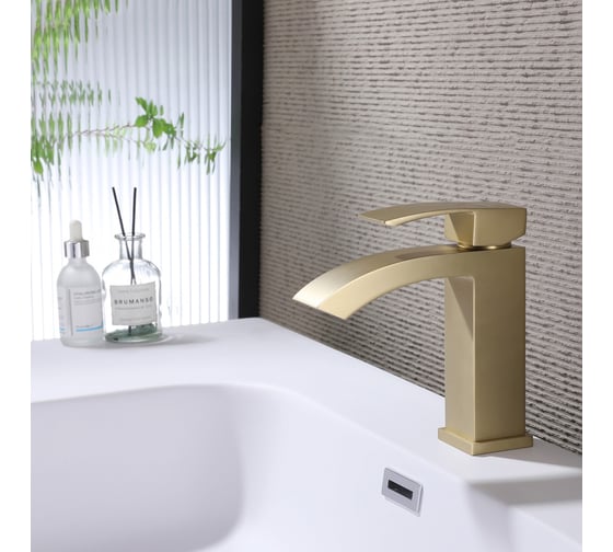 Смеситель для раковины ABBER Wasserfall золото матовое AF8610G