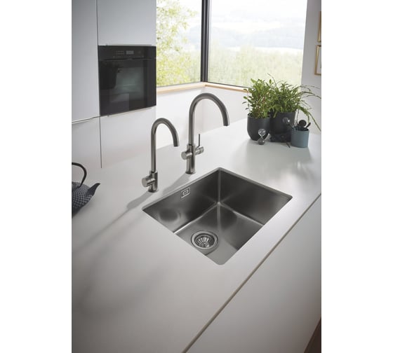 Комплект для кухни Grohe Red Mono II с бойлером M-size, с вертикальным вентилем с C-образным изливом, темный графит матовый 30085AL1
