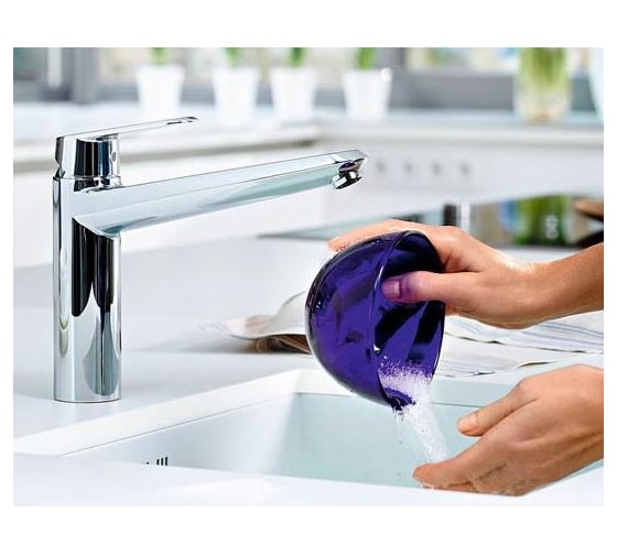 Смеситель для мойки с низким изливом Grohe Eurodisc Cosmopolitan 33770002