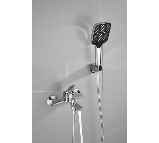 Смеситель для ванны BELZ короткий излив, латунь, хром B60618