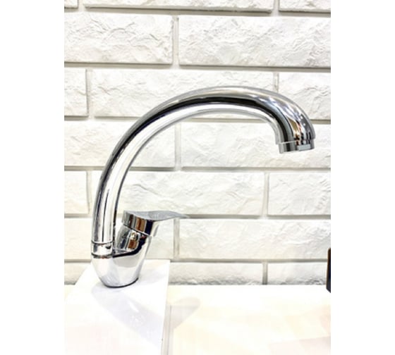 Смеситель для кухни GRIALE хром, однорычажное управление. Поворотный излив. Монтаж на одно отверстие, на гайке. Гибкая подводка. Присоединительный размер 1/2". С аэратором. DK4703B-740 1